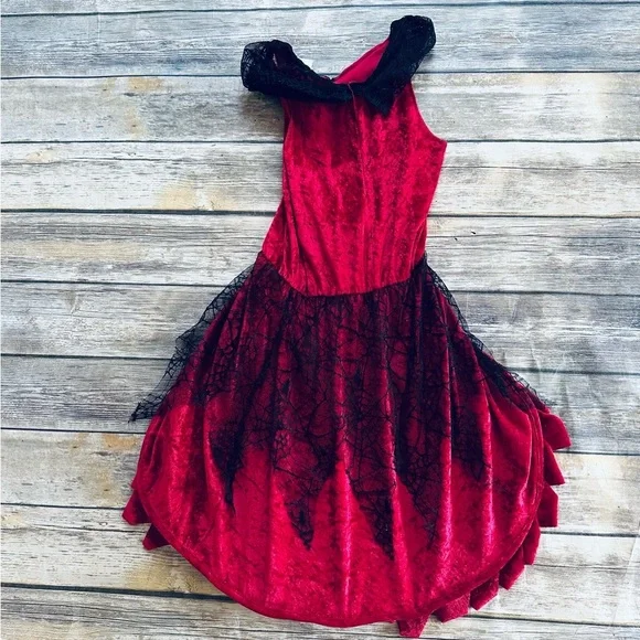 Girls Vampire Halloween Costume! Size 7-8 - Picture 4 of 6